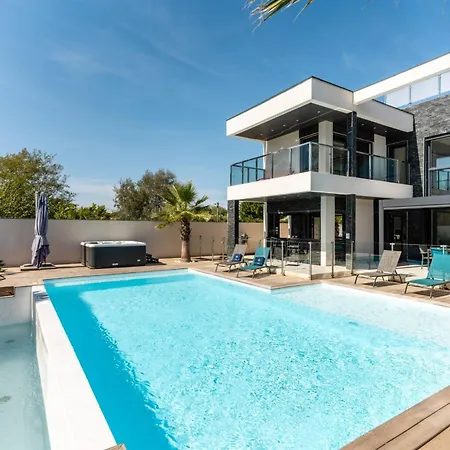 Les Vagues Pool Hot Tub & 500 M Away Le Grau-dʼAgde